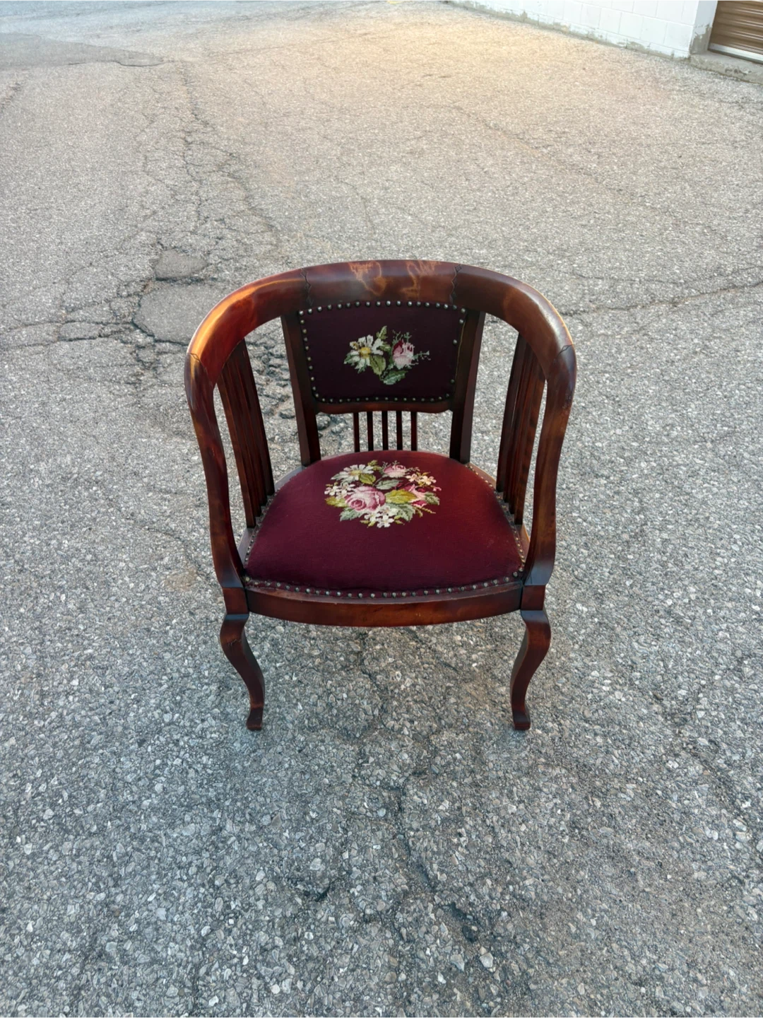 Free delivery used Vintage Accent Chair - photo 2