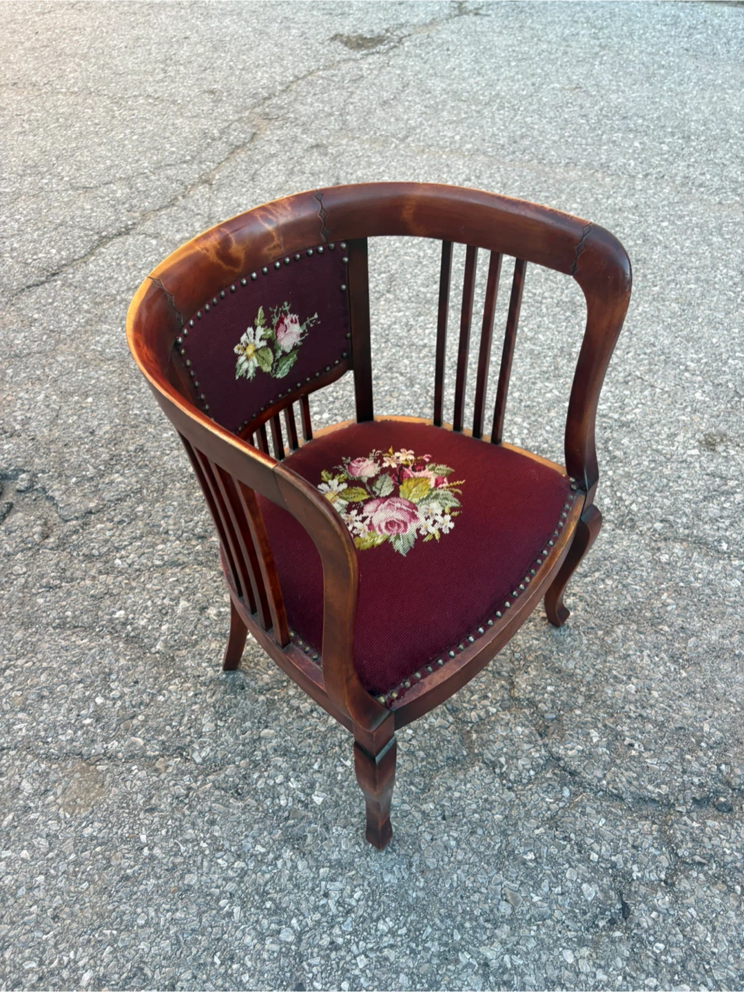 Free delivery used Vintage Accent Chair - photo 4