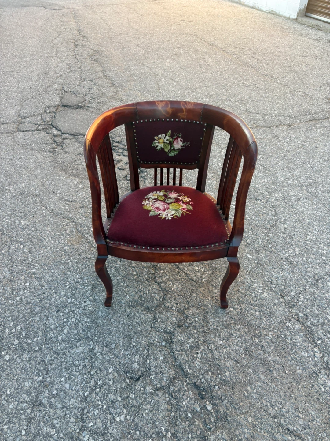 Free delivery used Vintage Accent Chair - photo 5