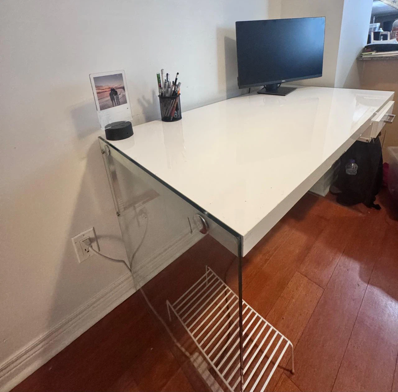White Modern Desk with Glass Legs - photo 2