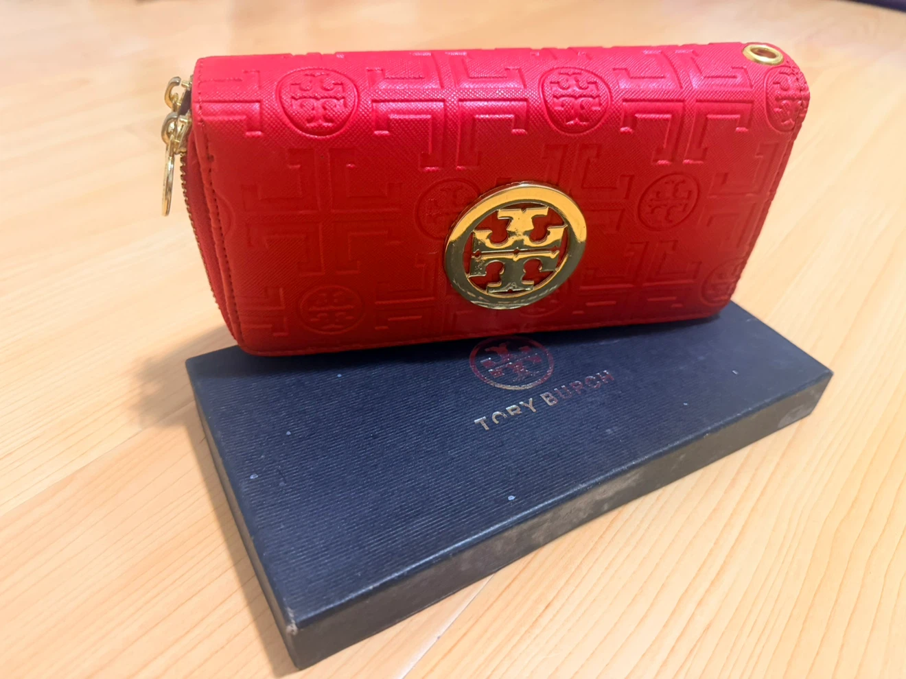 Tory Burch Red Zip Around Wallet - photo 2