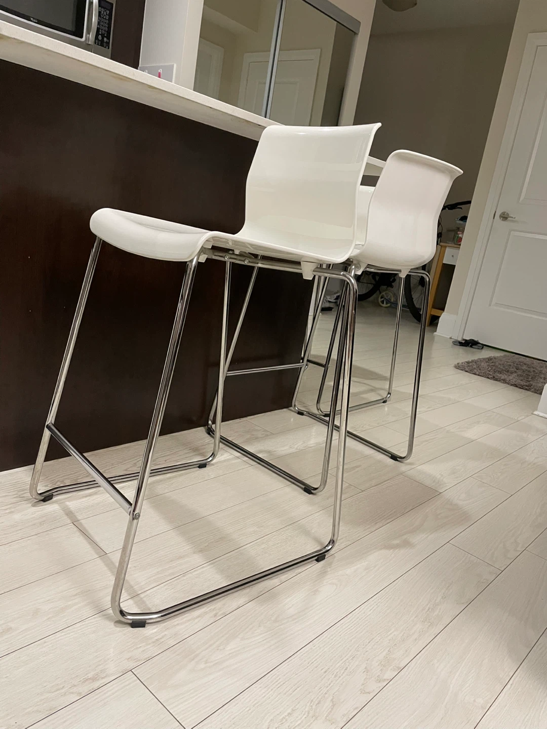 White Bar Stools (Set of 4)
