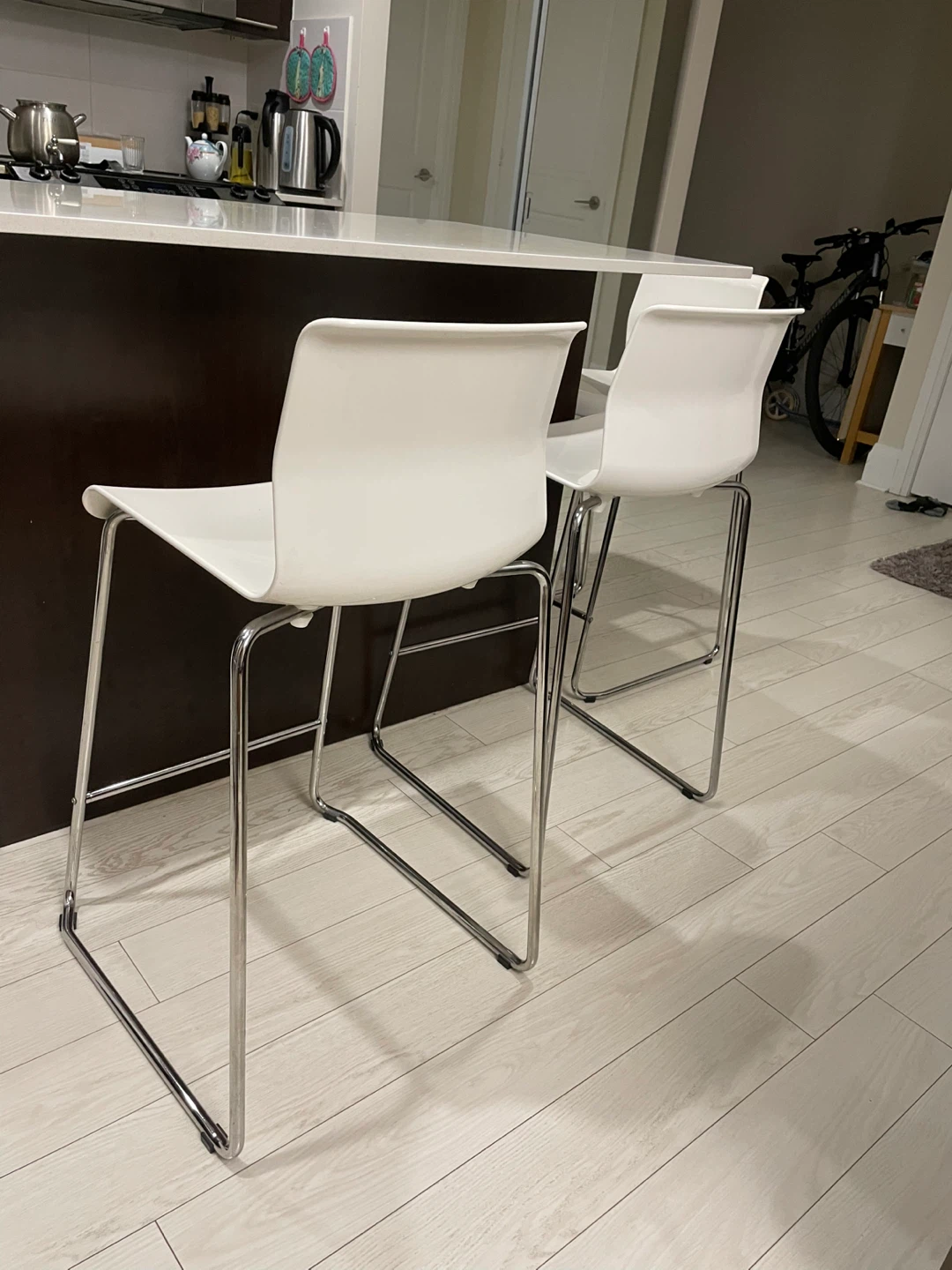 White Bar Stools (Set of 4) - photo 2