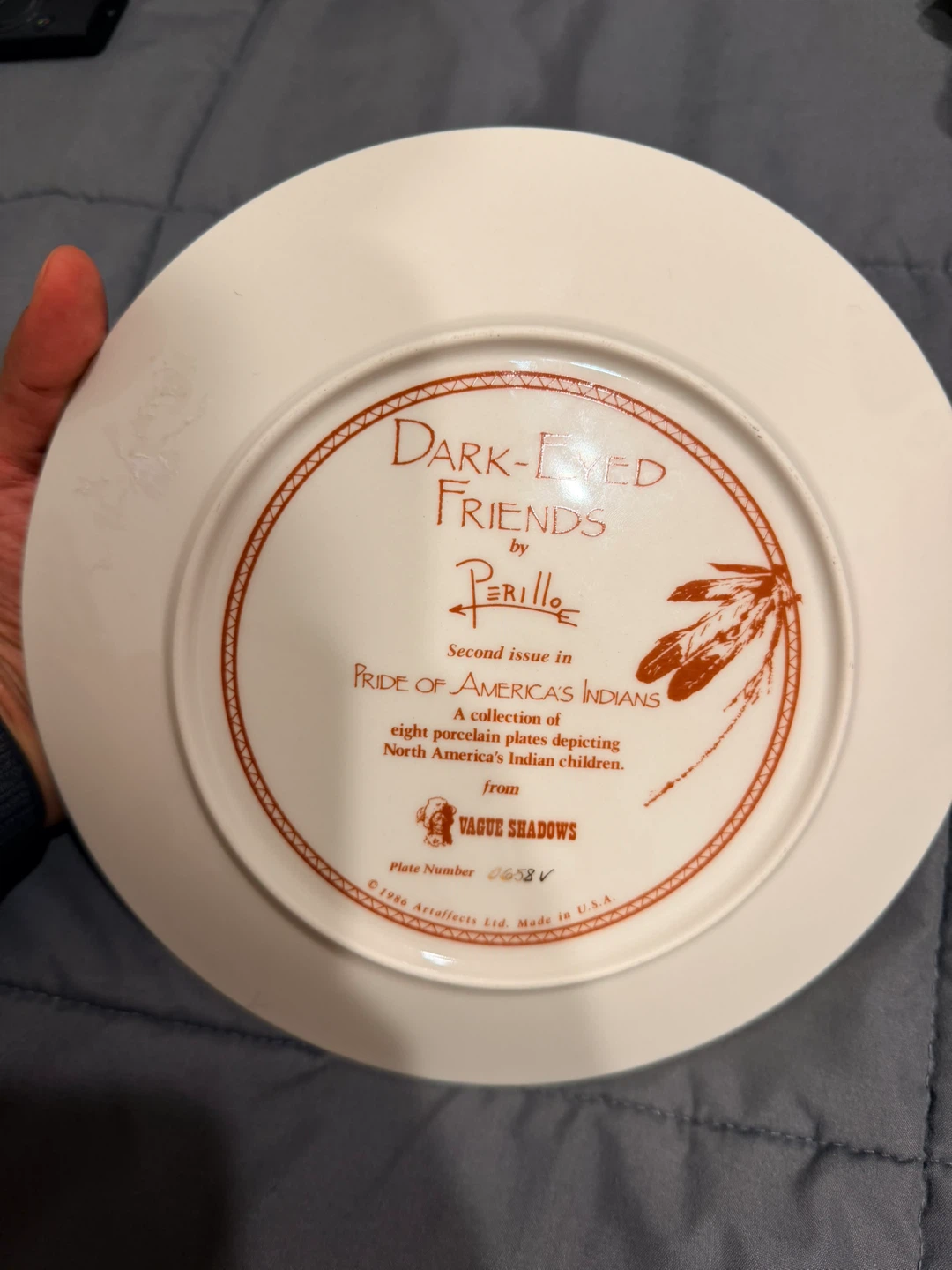 Perillo Dark-Eyed Friends Porcelain Plate - photo 2