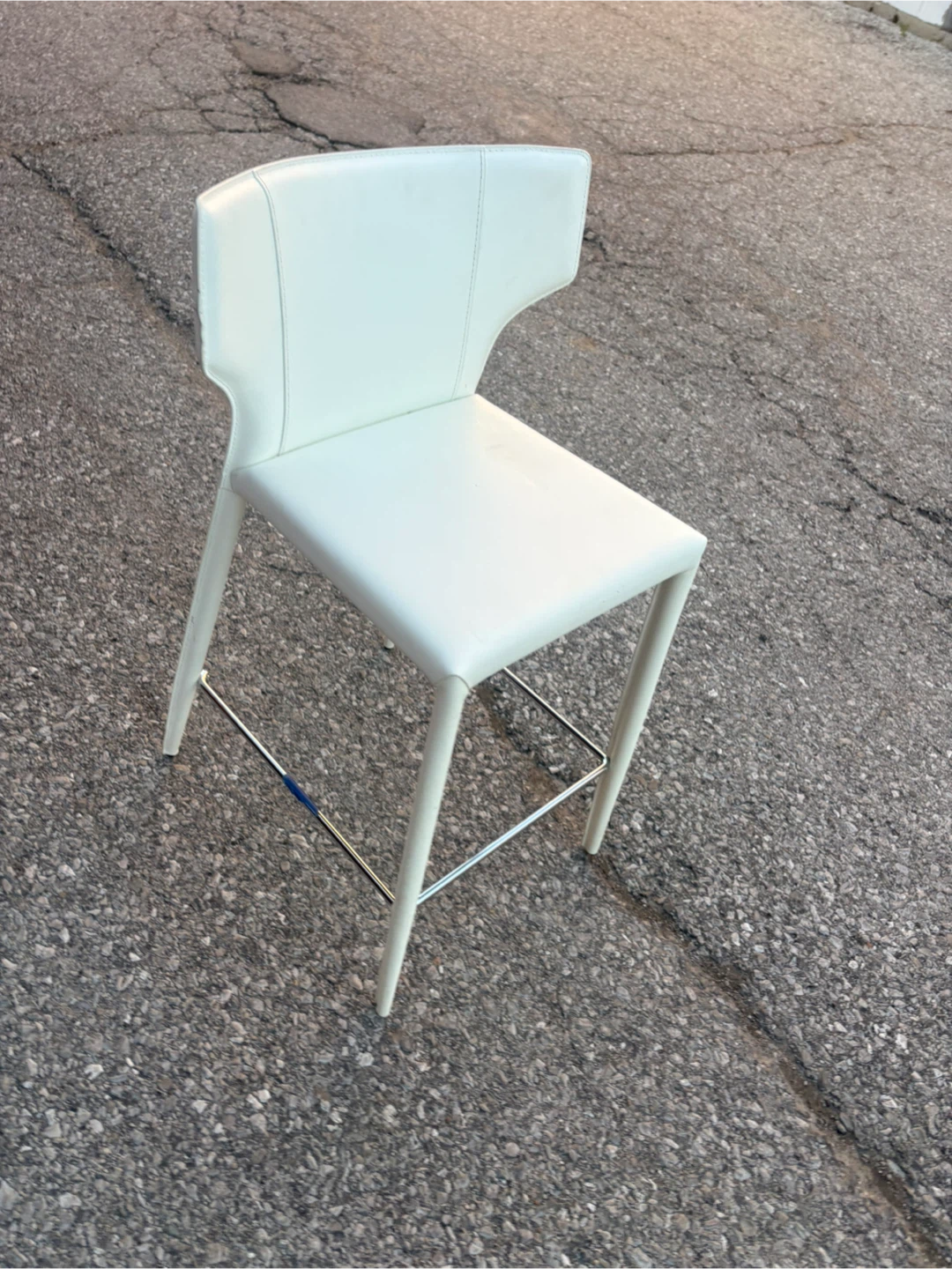 Free delivery used White Bar Stool - photo 2
