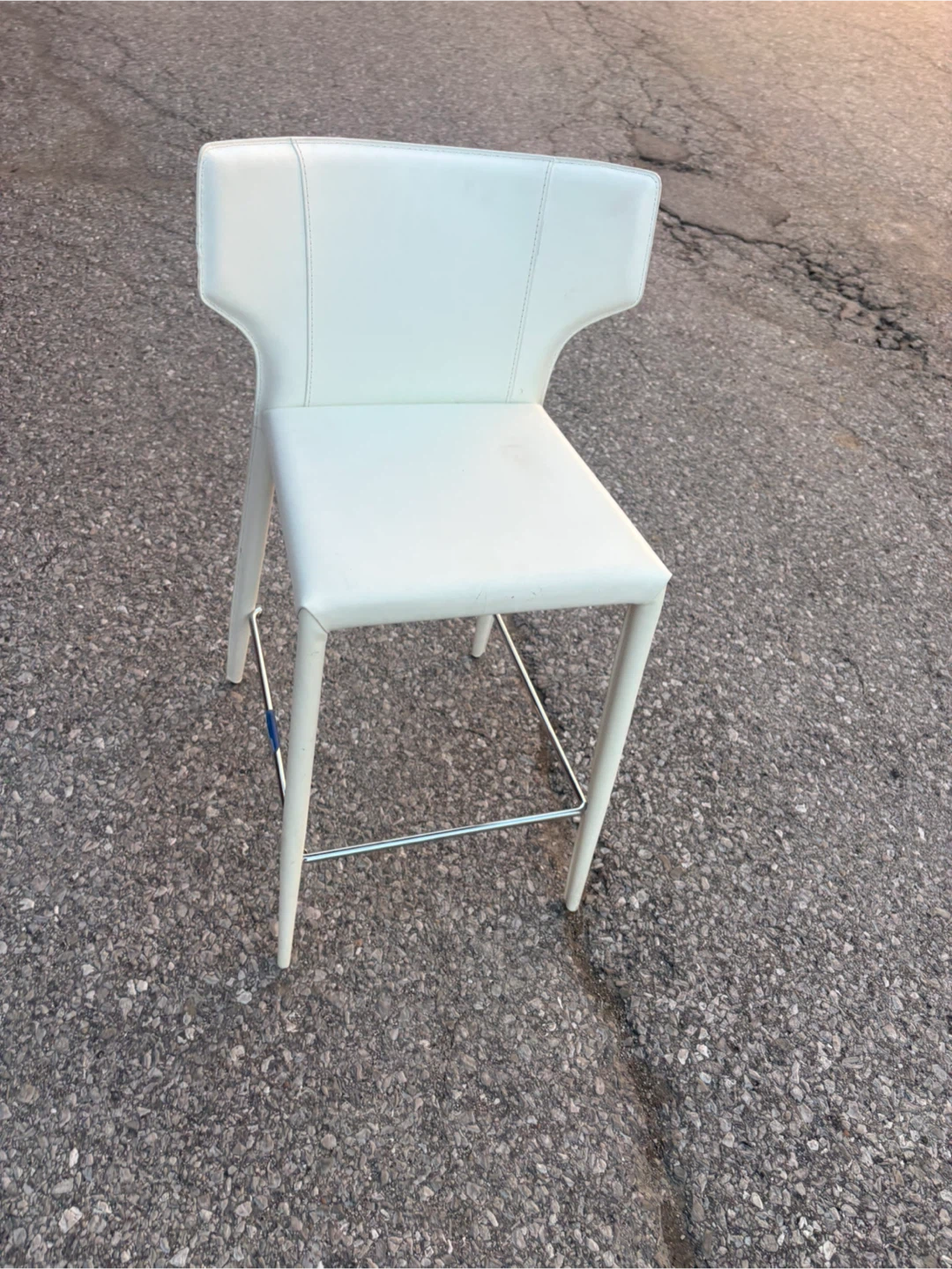 Free delivery used White Bar Stool - photo 3
