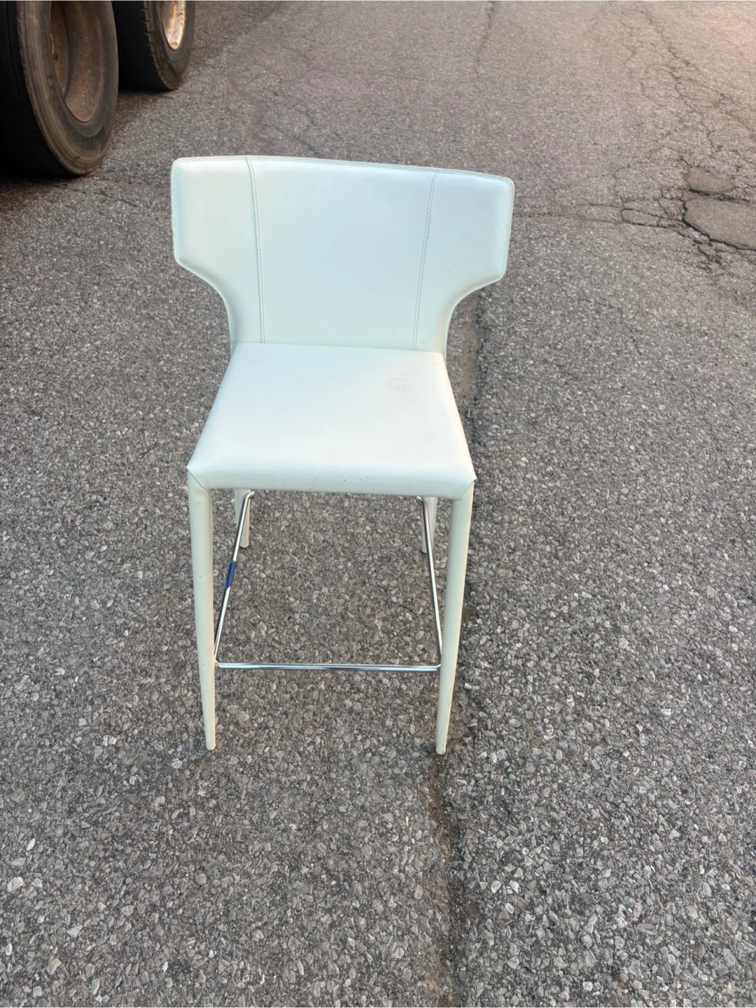Free delivery used White Bar Stool - photo 4