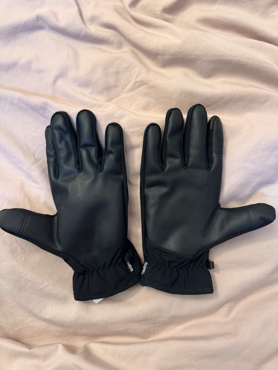 Black winter gloves, men’s