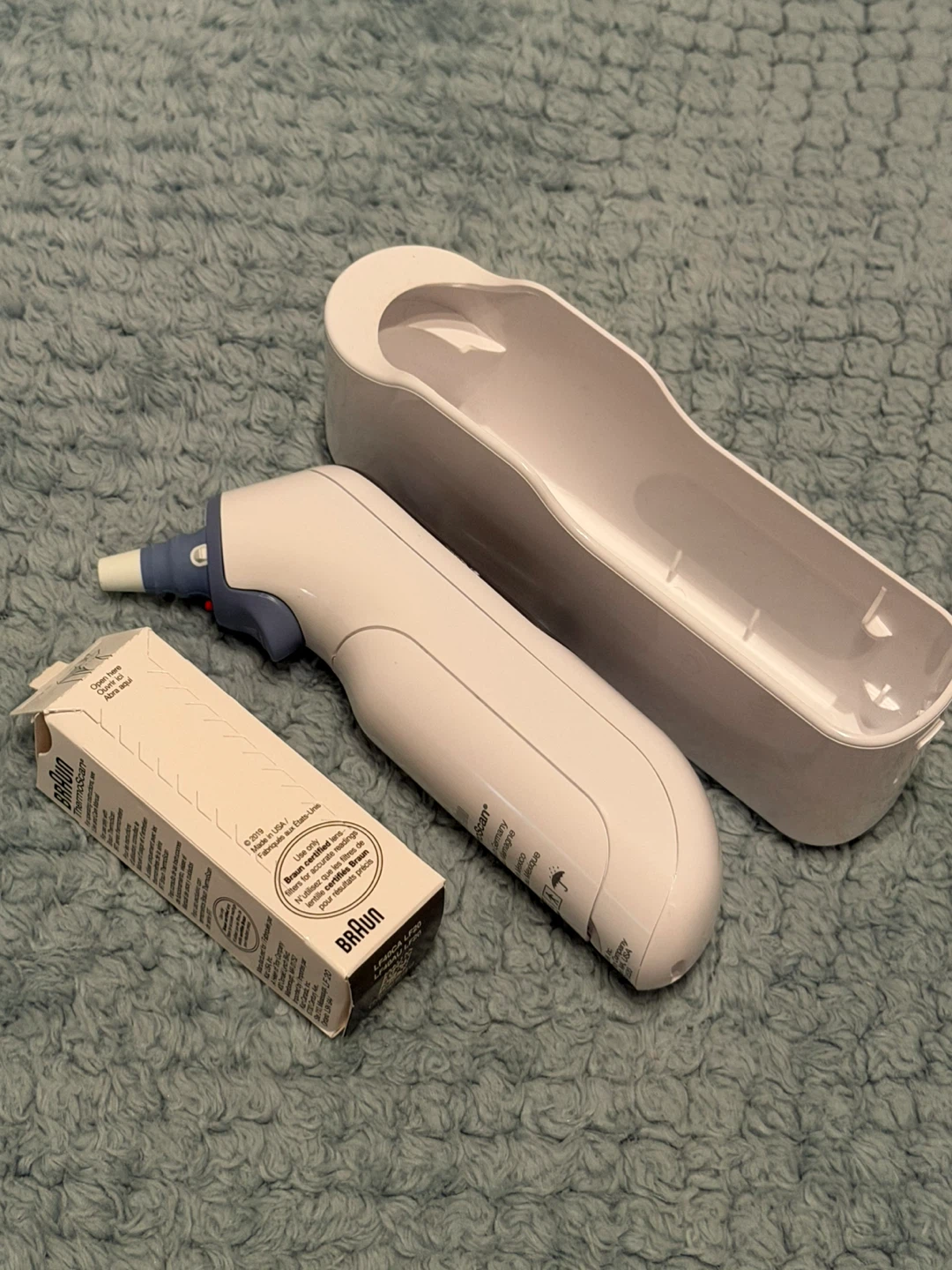 Moving sales-Braun ThermoScan Ear Thermometer with Case - photo 2