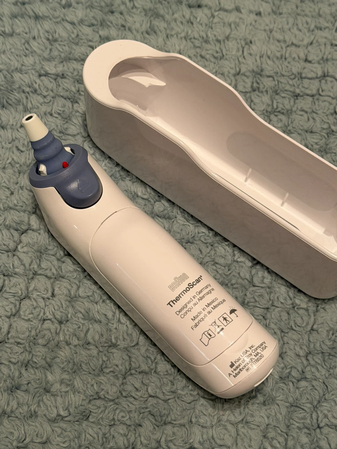 Moving sales-Braun ThermoScan Ear Thermometer with Case - photo 3