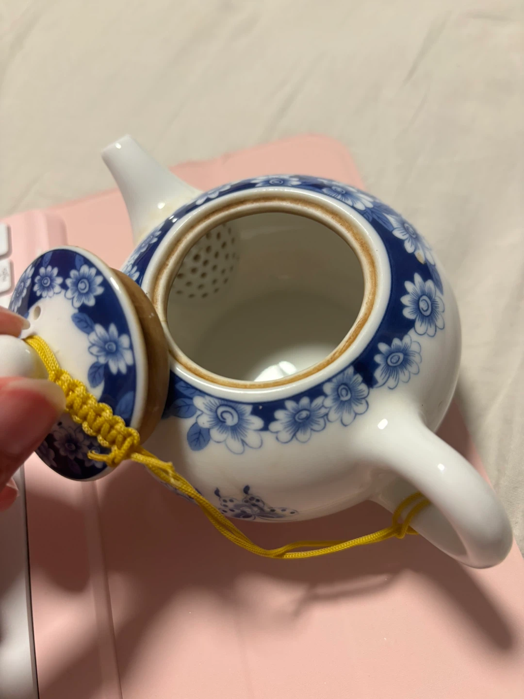Blue and White Floral Teapot - photo 3