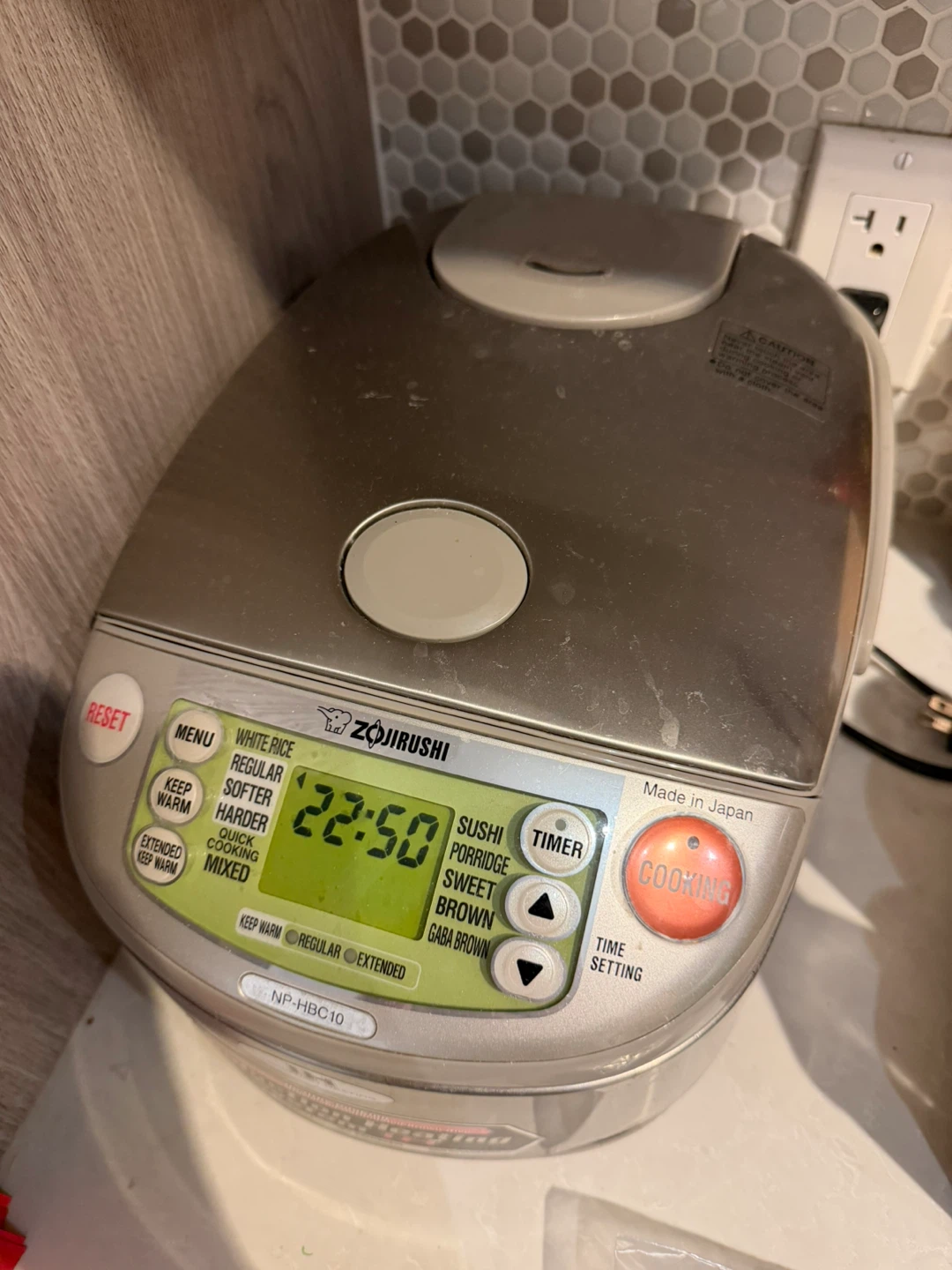 Moving Out Sale: Zojirushi NP-HBC10 Rice Cooker