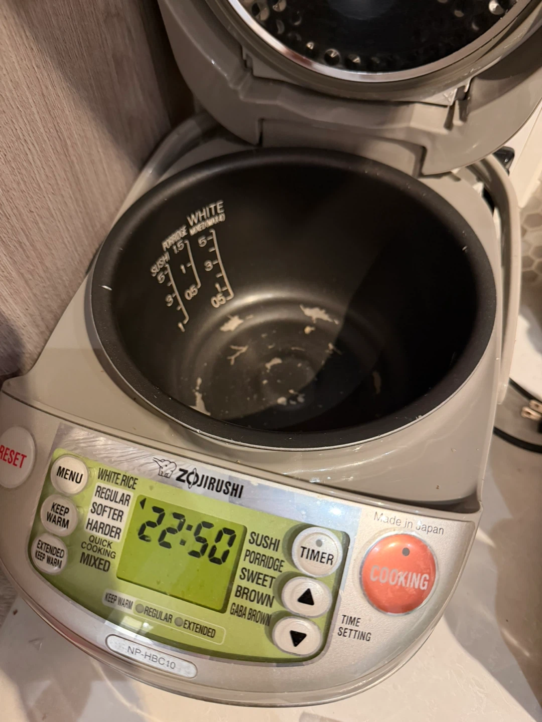 Moving Out Sale: Zojirushi NP-HBC10 Rice Cooker - photo 2