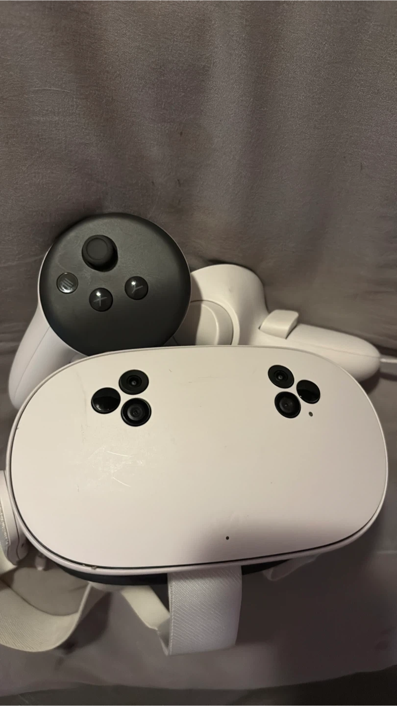 Meta Quest 3s 128gb VR Headset with Controllers