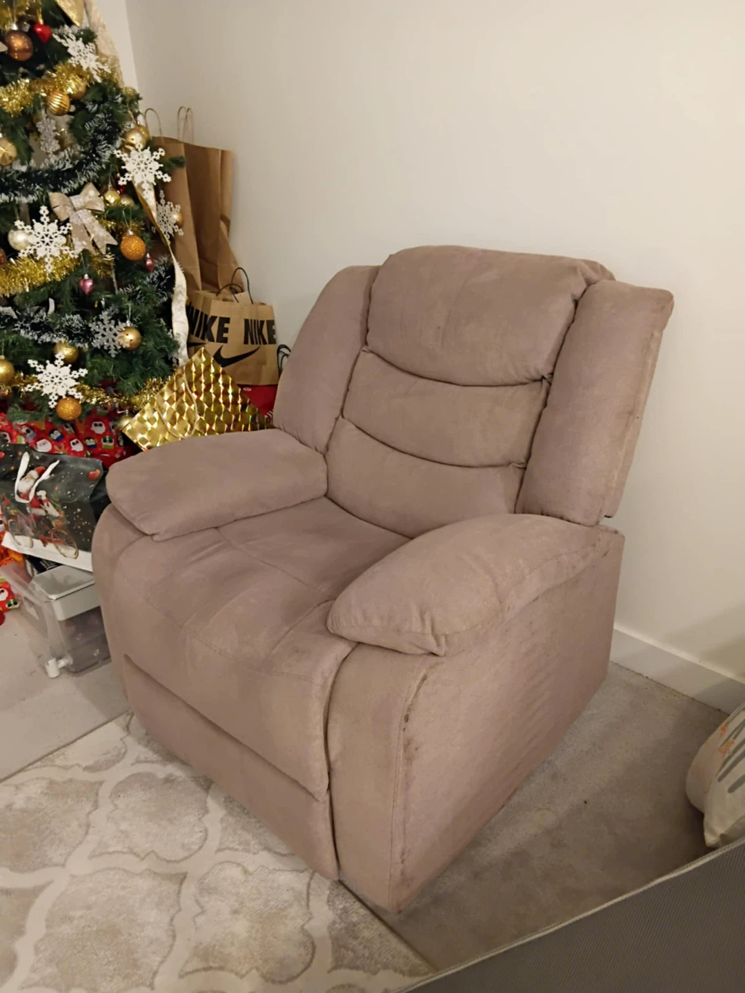MOVING SALE ‼️3-Seater Reclining Sofa and Recliner Set - photo 3