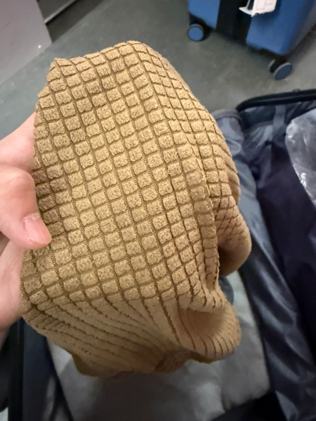 MOVING SALE ‼️ Tan and grey color chair cover