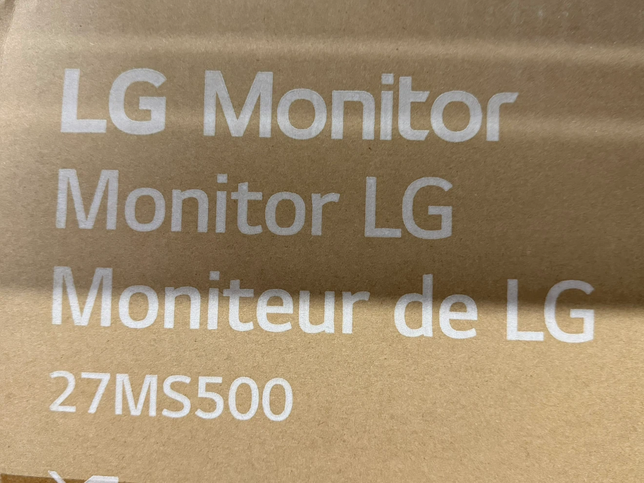 LG 27" IPS 100Hz Monitor - photo 2