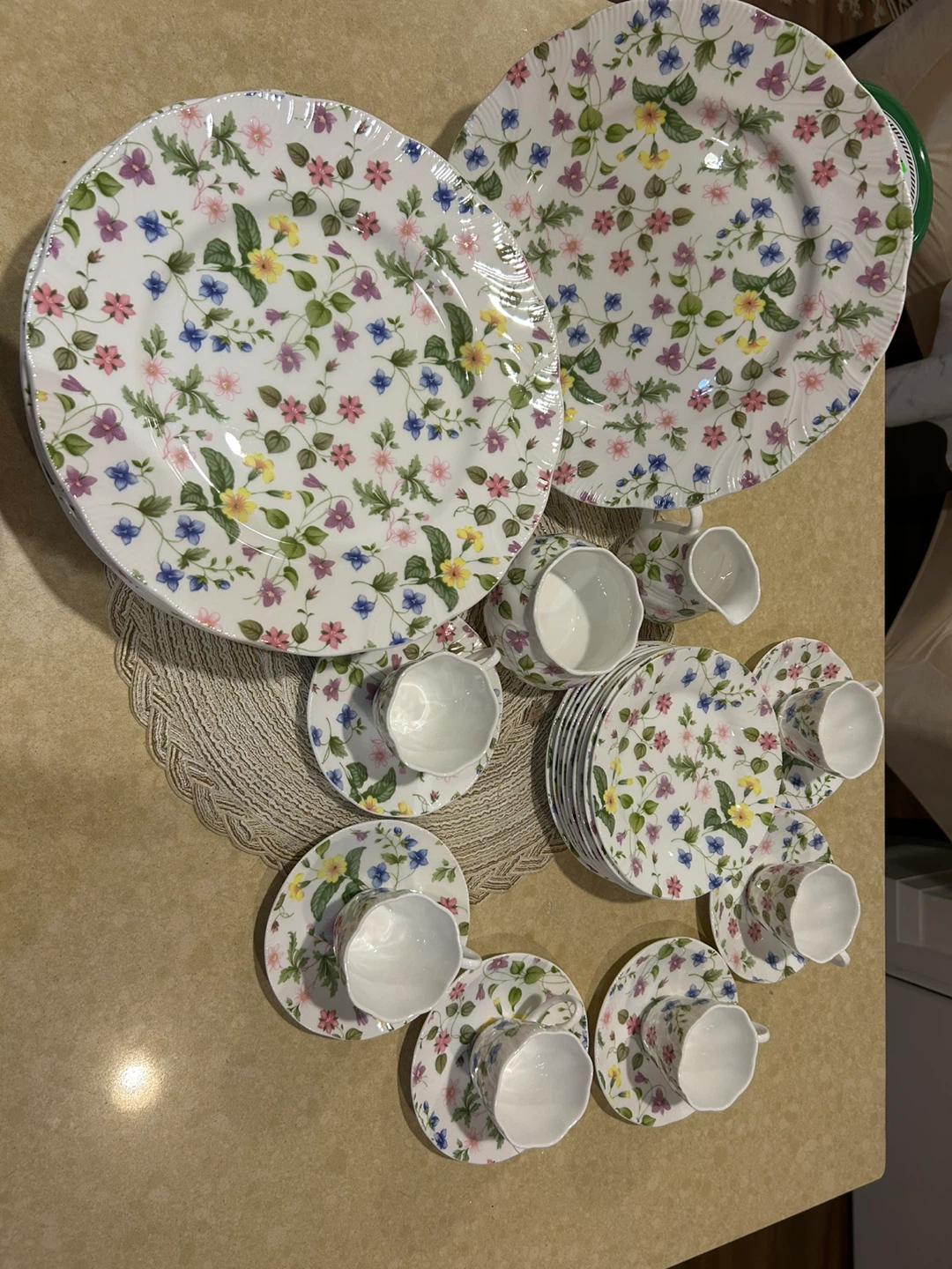 Queen's Fine Bone China Meadow Collection Set - photo 2
