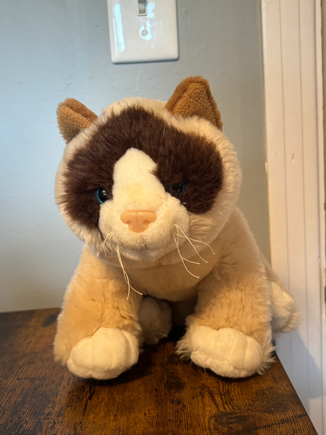 K&M International Stuffed Siamese Cat 2005