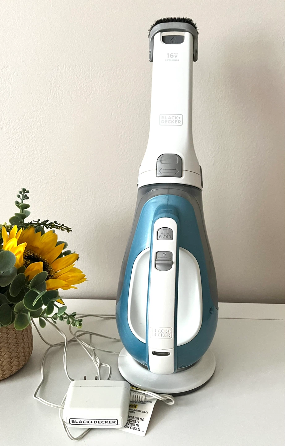Black+Decker handheld vacuum, cordless. - photo 3