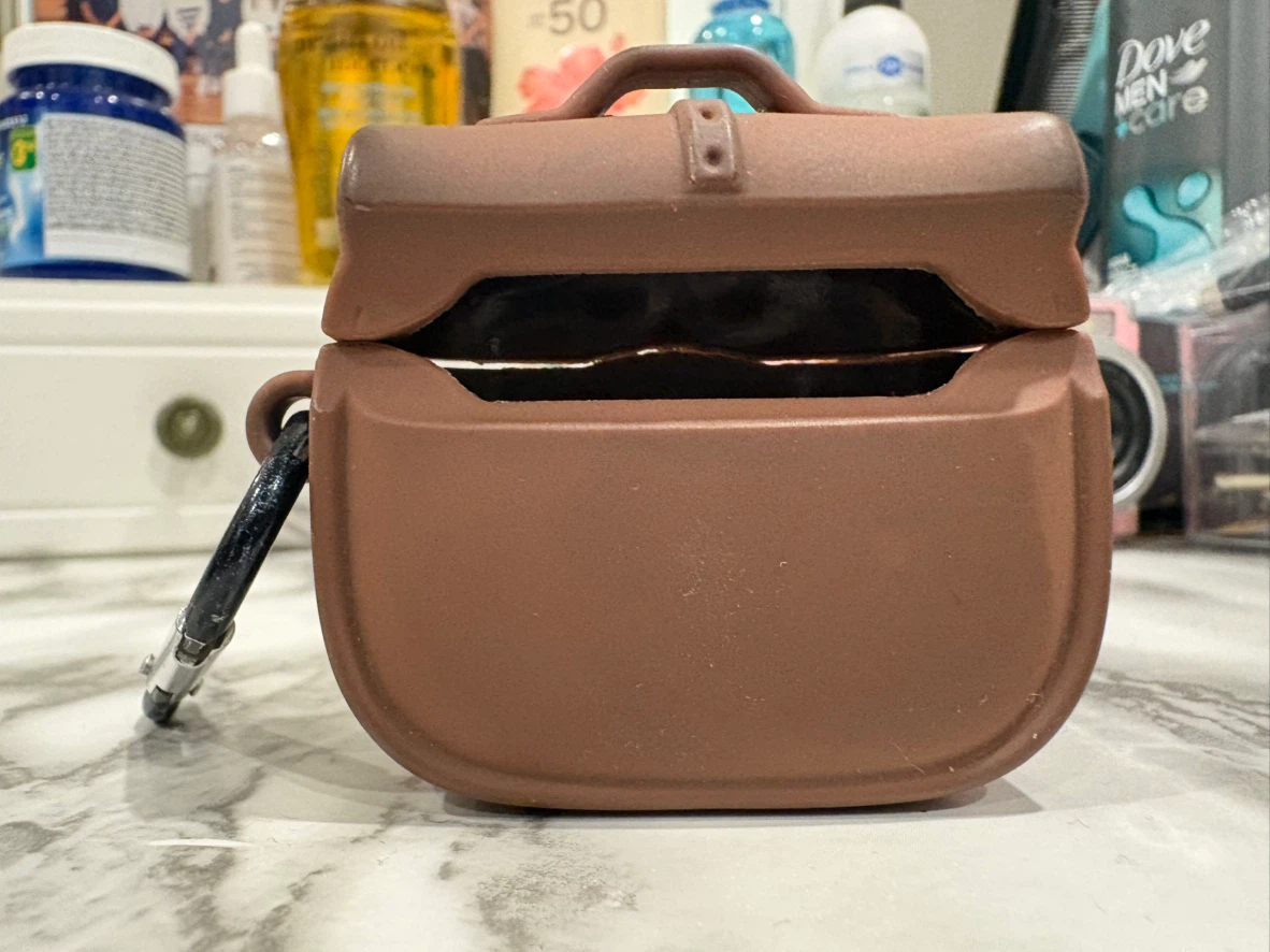 Labubu AirPods 4 case - photo 2