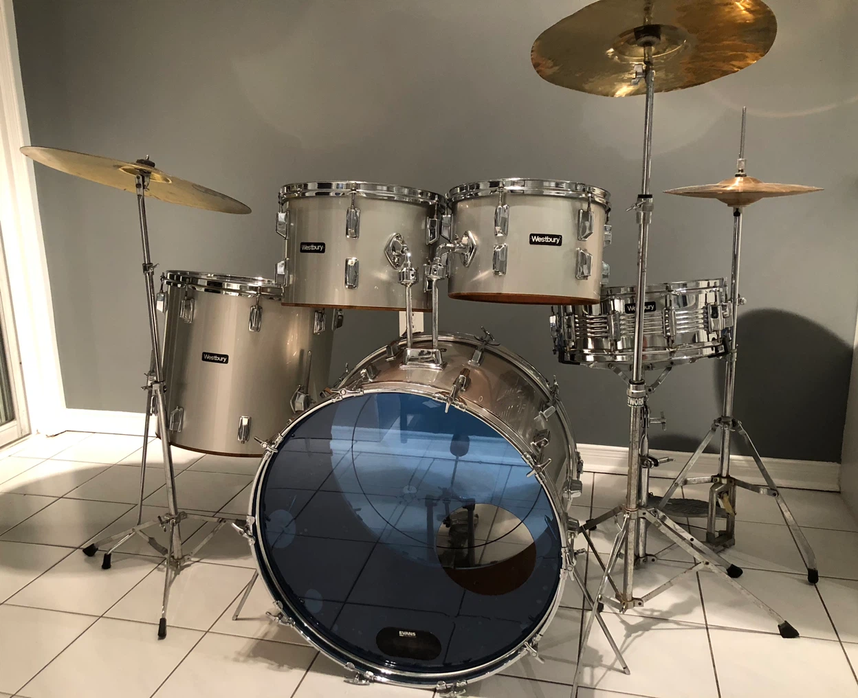 Silver Westbury drum set - 1980s