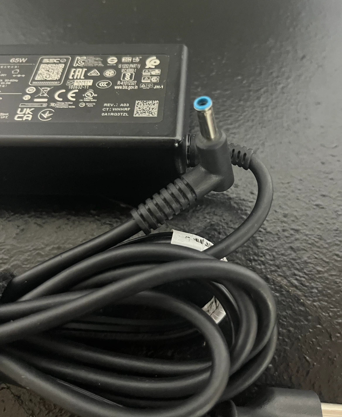 HP 65W Laptop AC Adapter Power Supply TPN-LA16 - photo 3