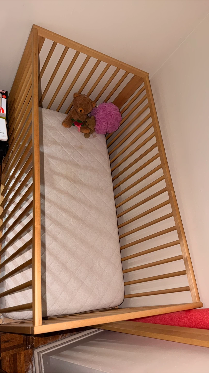 IKEA Sniglar crib and/or toddler Bed + mattress protector - photo 2