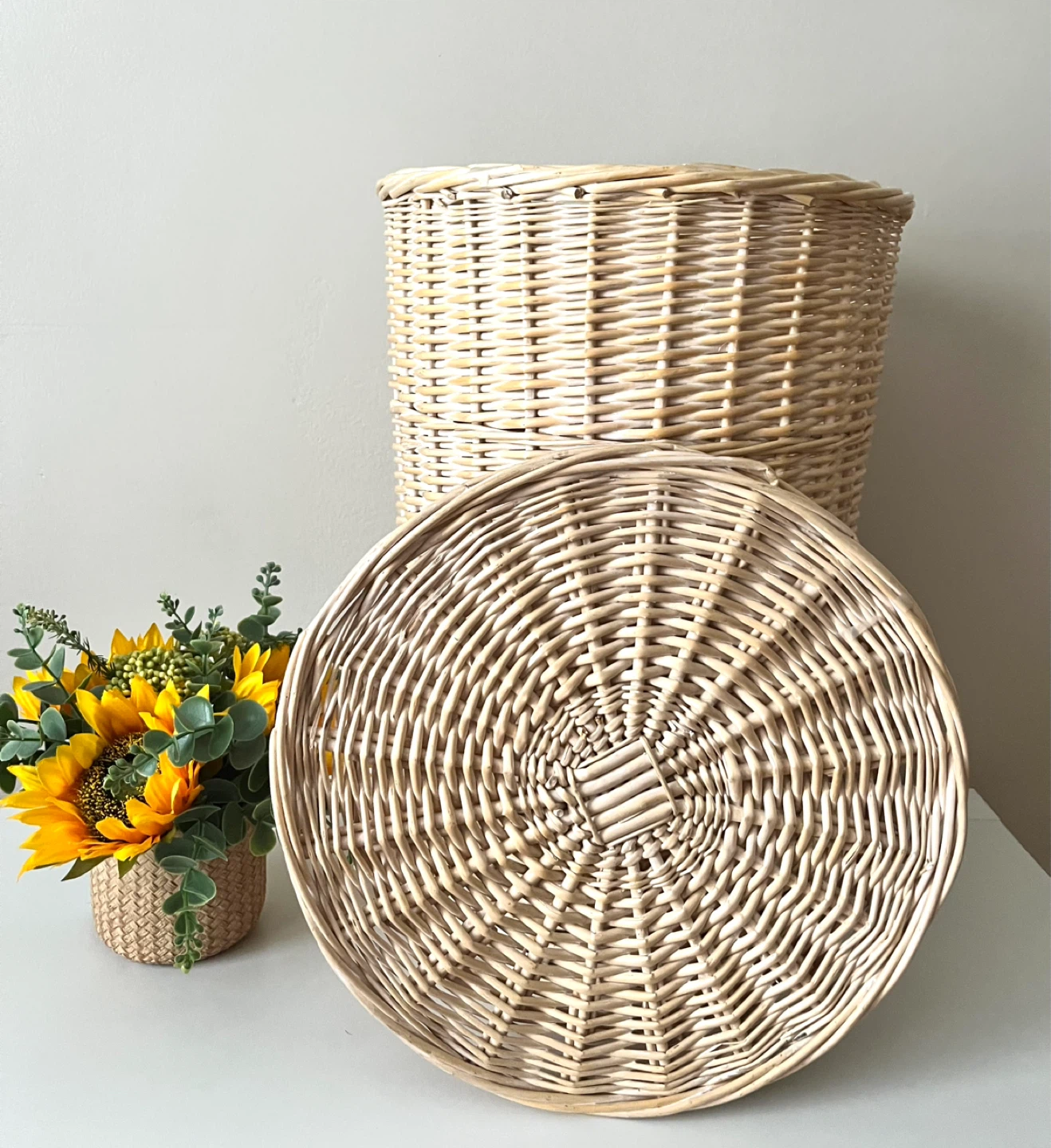 Wicker Laundry Hamper with Lid - photo 3