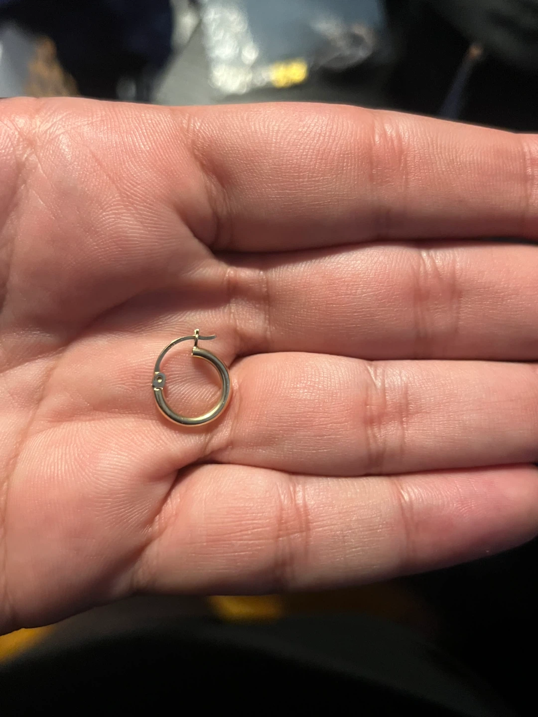10k gold hoop earring (single)