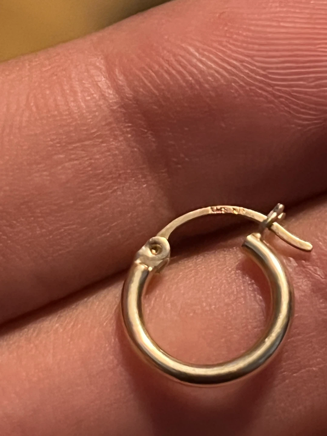 10k gold hoop earring (single) - photo 2