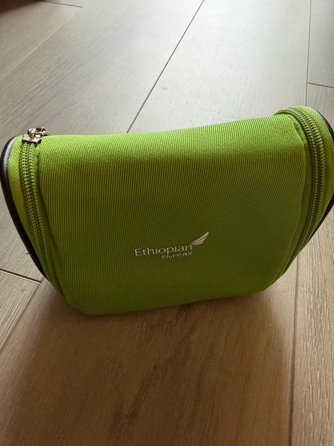 Ethiopian Airlines Toiletry Bag with Accessories - photo 3