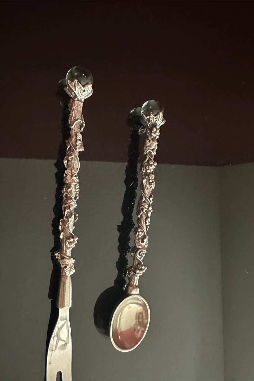 VTG Silver Plated Over Copper Grapevine Motif Collectible Set - photo 4