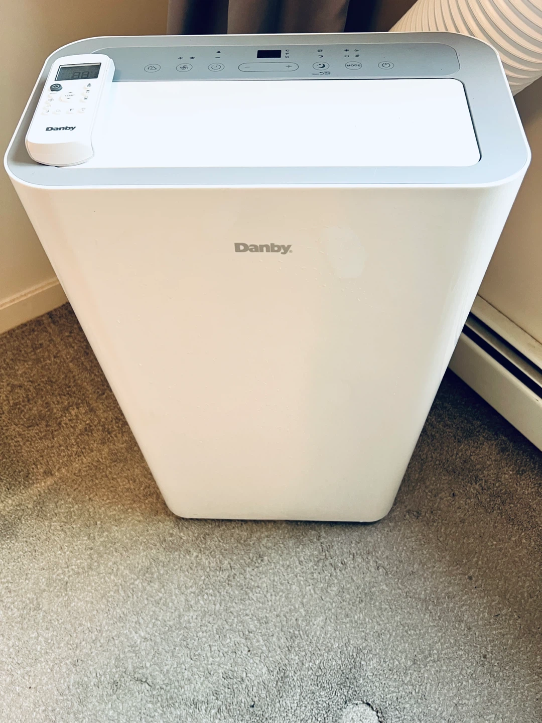 Danby 12,000 BTU Portable A/C – Excellent Condition - photo 2