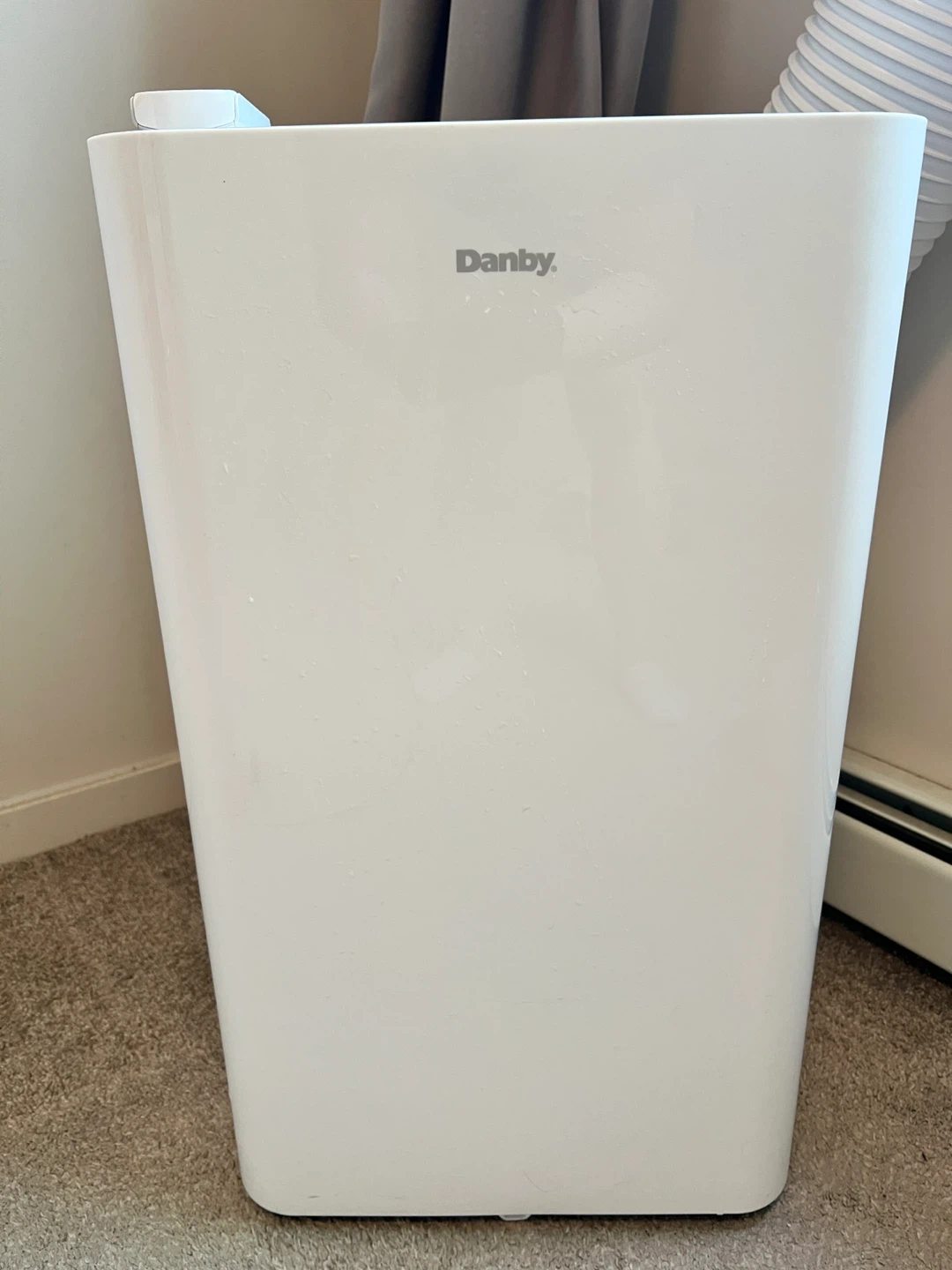 Danby 12,000 BTU Portable A/C – Excellent Condition - photo 3