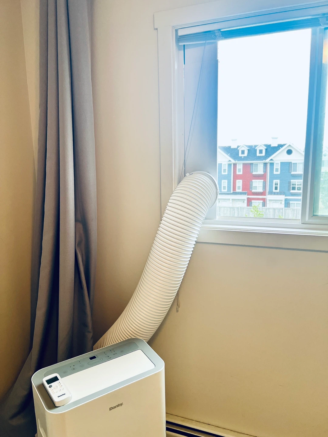 Danby 12,000 BTU Portable A/C – Excellent Condition - photo 4