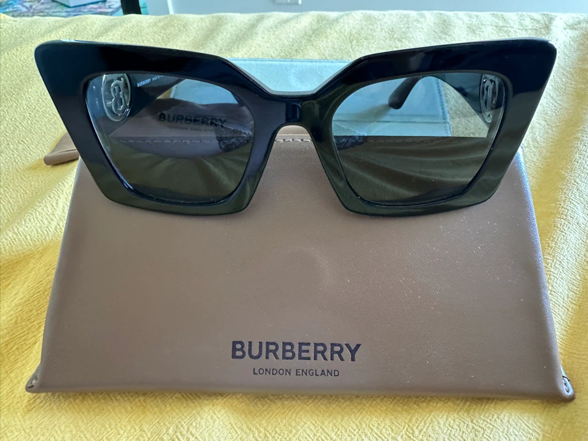 Burberry Sunglasses - photo 2