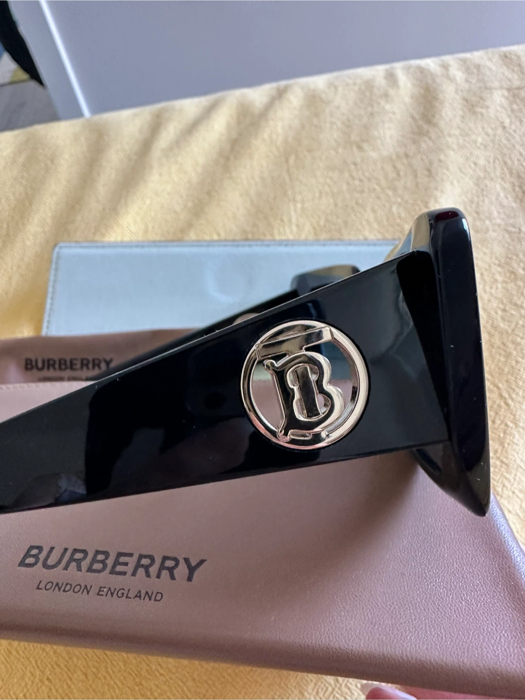 Burberry Sunglasses - photo 3