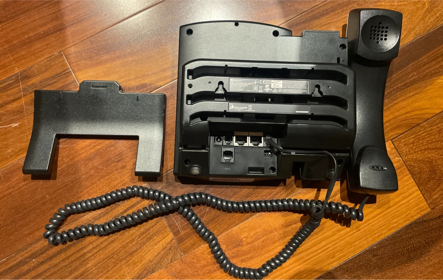 Polycom VVX 400 IP Phone - photo 2