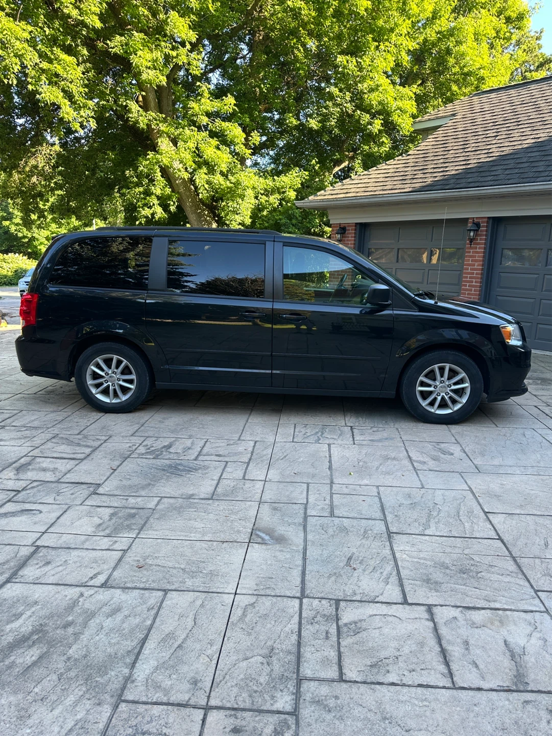 2015 Dodge Grand Caravan SXT PLUS - photo 2