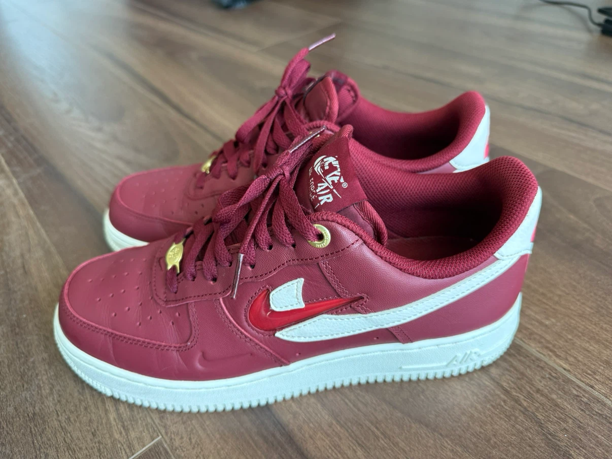 Nike Air Force 1 '07 Maroon Gold, Size US M 8.5