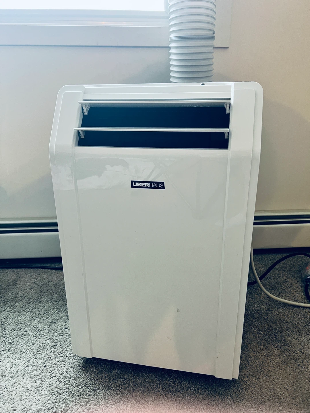 UberHaus 12,000 BTU Portable A/C – Excellent Working Condition - photo 3