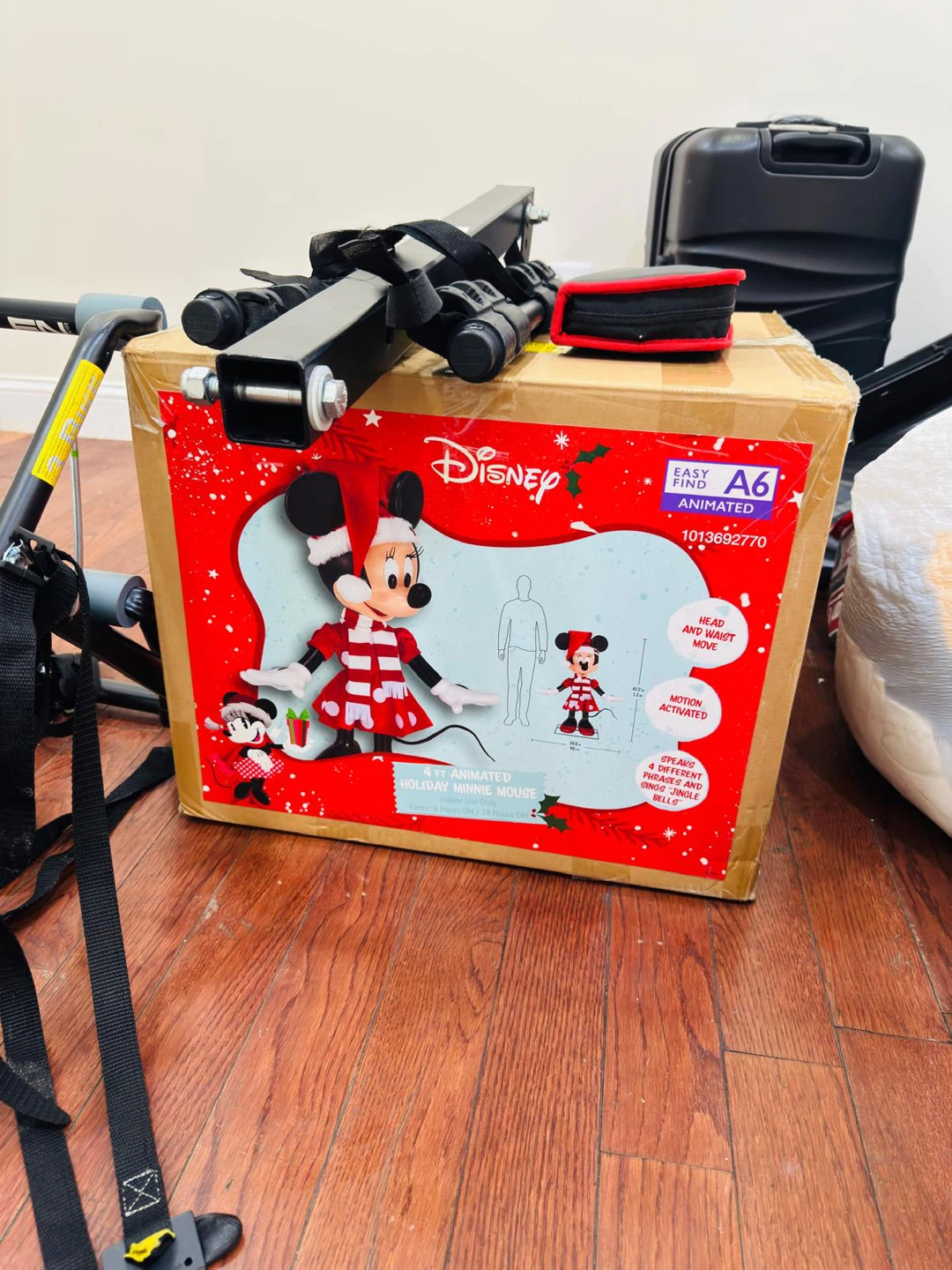 Disney 3.9 ft. Animated Holiday Minnie Mouse - photo 2
