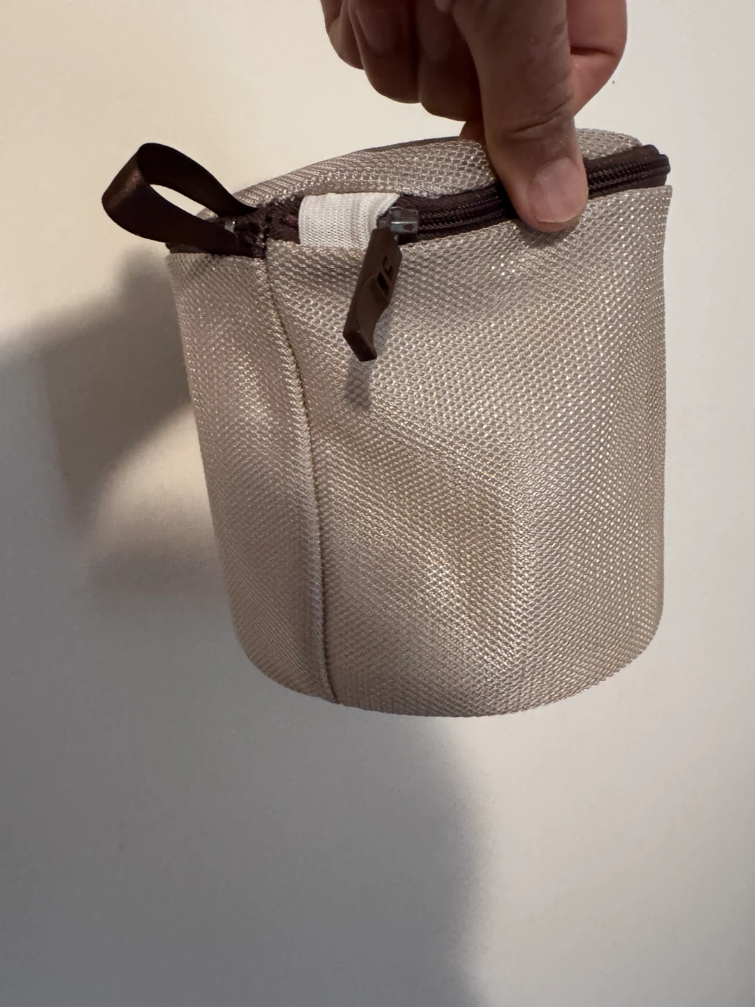 Mesh Laundry Bag with Zipper - photo 4