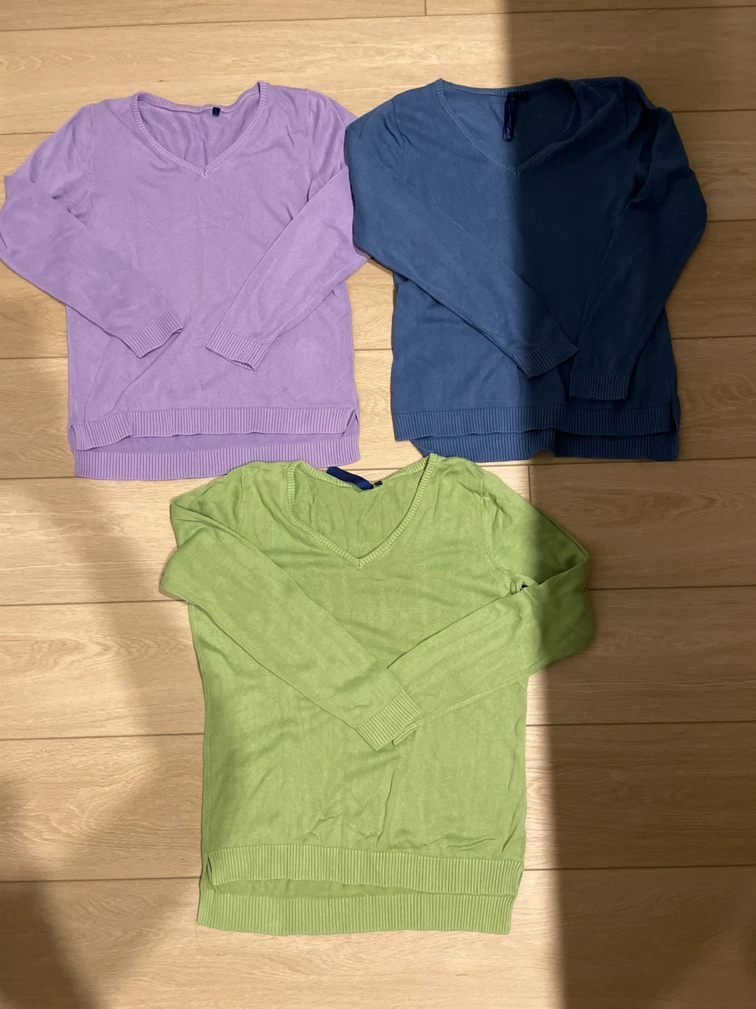 3 JOOT JEANS V-Neck Sweater Size L
