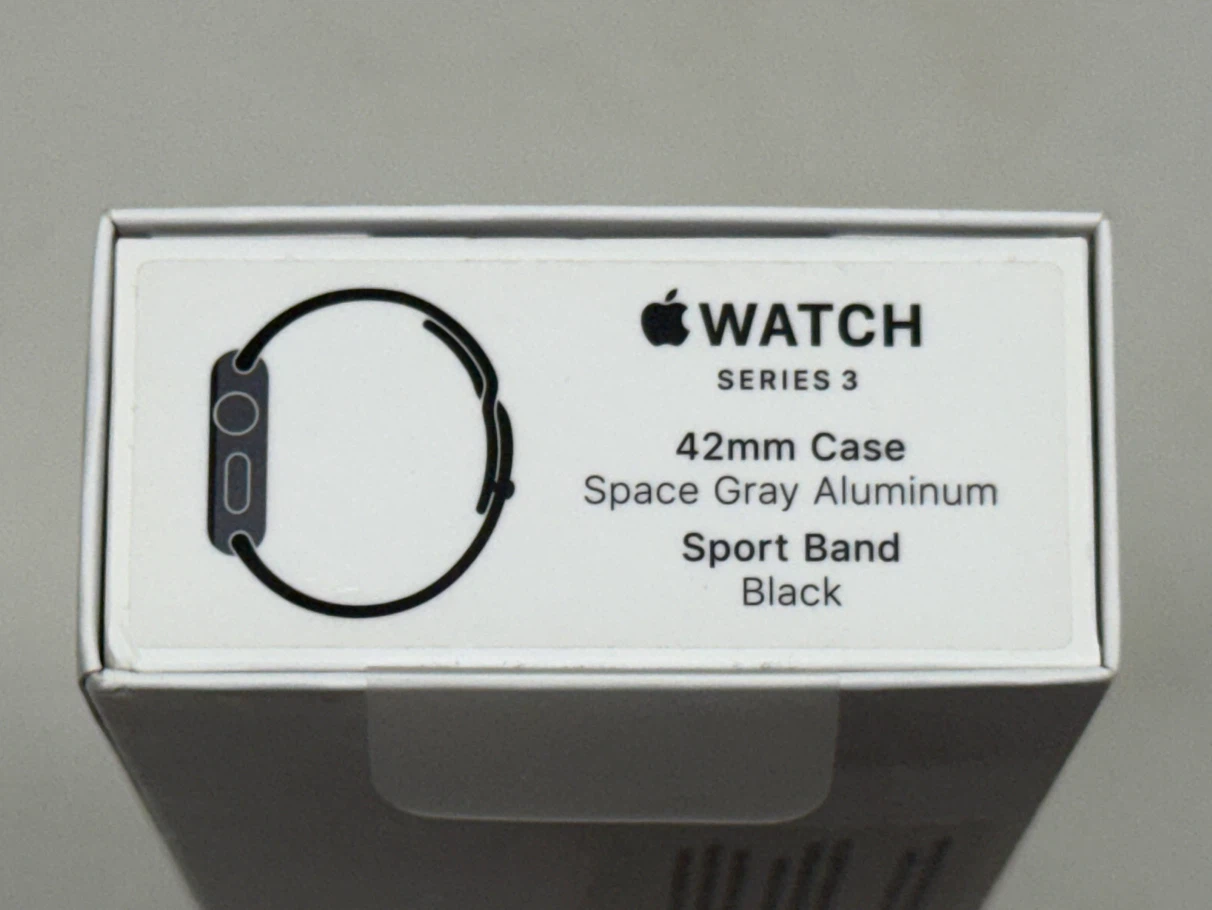 Space Grey Apple Watch Series 3 With Extra Wristbands - photo 3