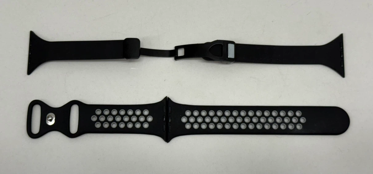 Space Grey Apple Watch Series 3 With Extra Wristbands - photo 4