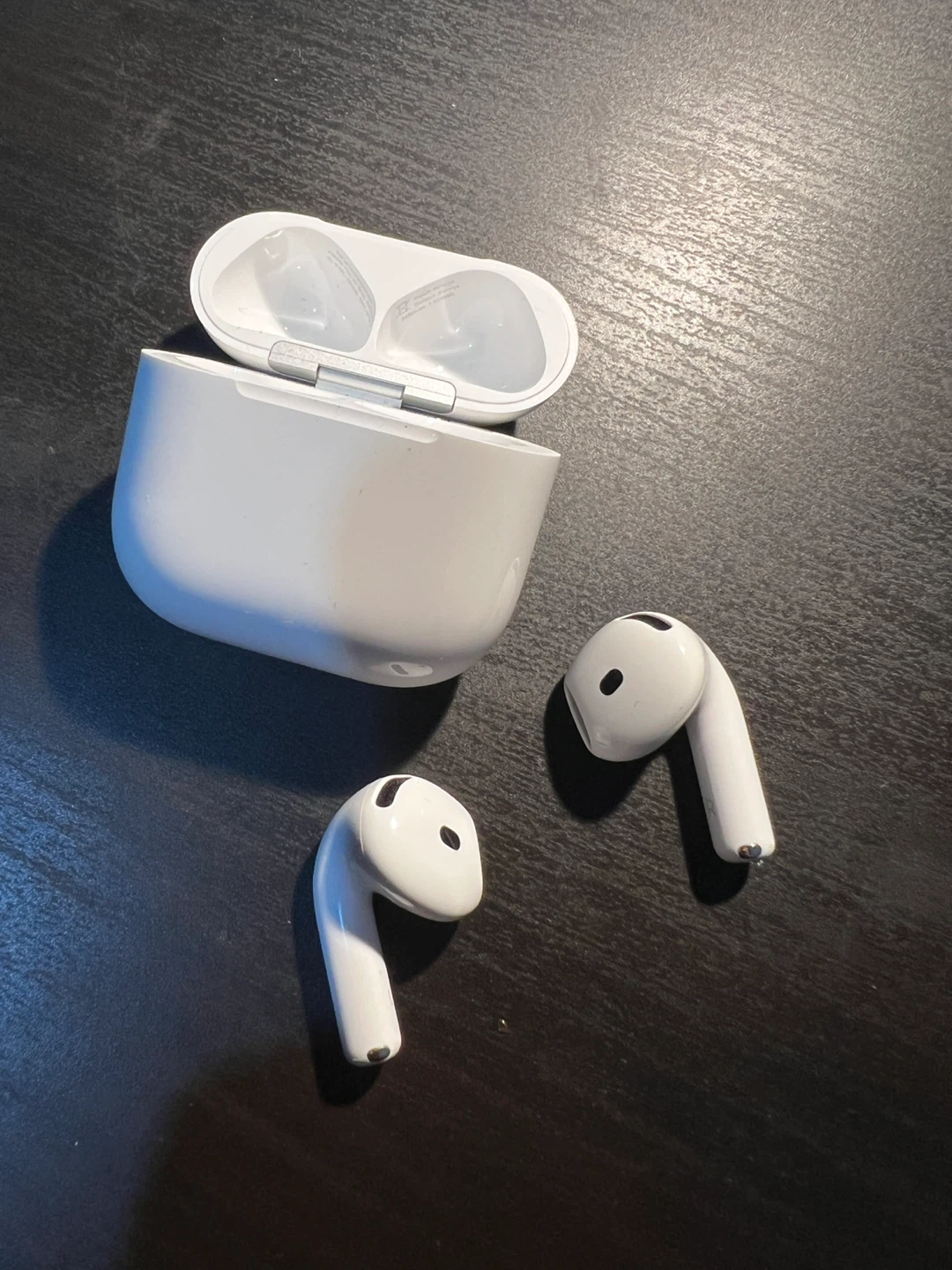 Apple AirPods 4 with ANC