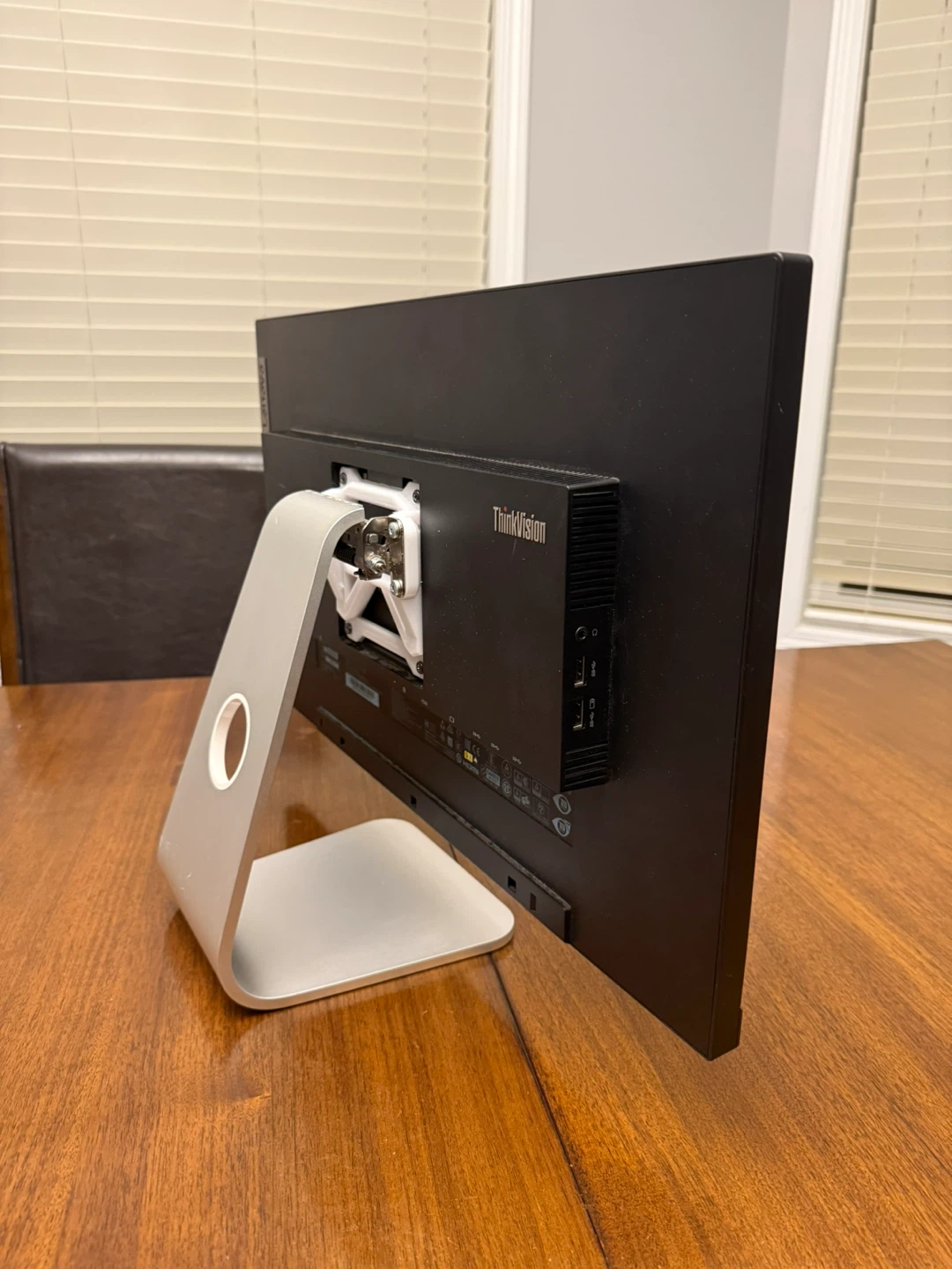 Lenovo ThinkVision T24i-20 Monitor with iMac stand - photo 3