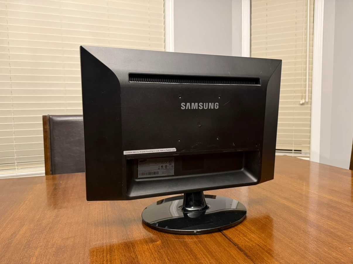 Samsung 2253BW LCD Monitor - photo 2